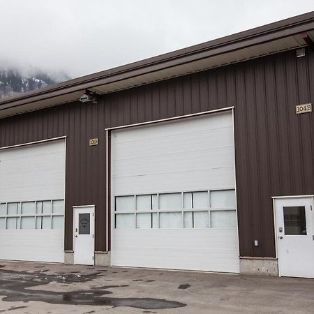 Novlan Suite By Revelstoke Vacations Zewnętrze zdjęcie